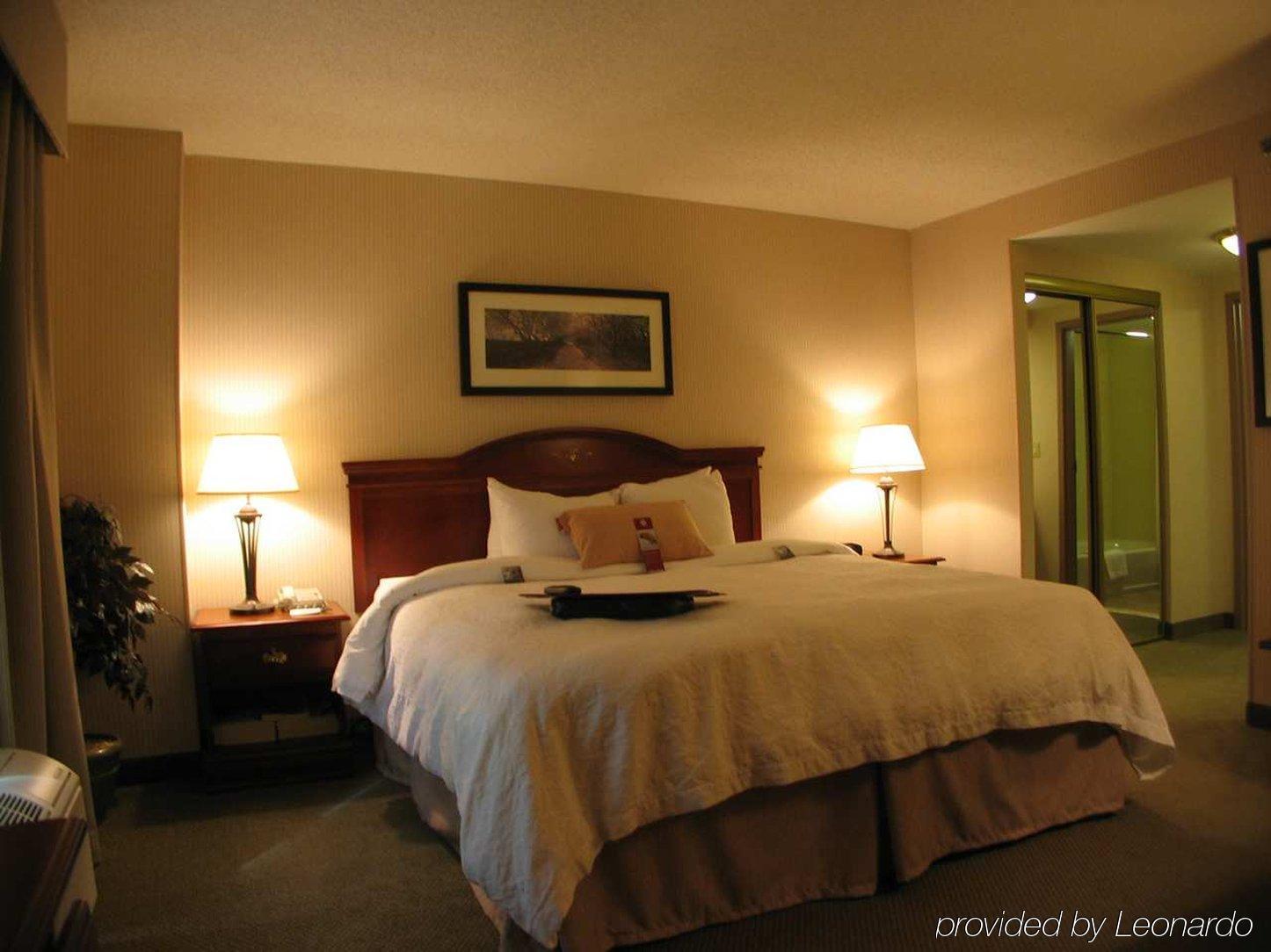 Hampton Inn & Suites Arlington Crystal City Dca Room photo